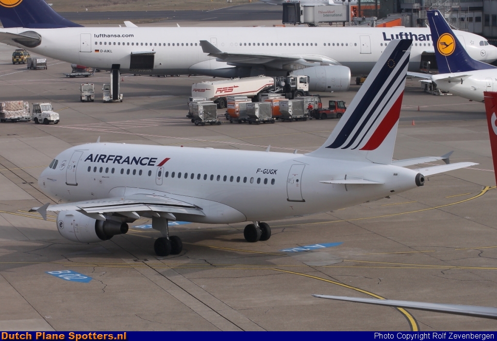 F-GUGK Airbus A318 Air France by Rolf Zevenbergen