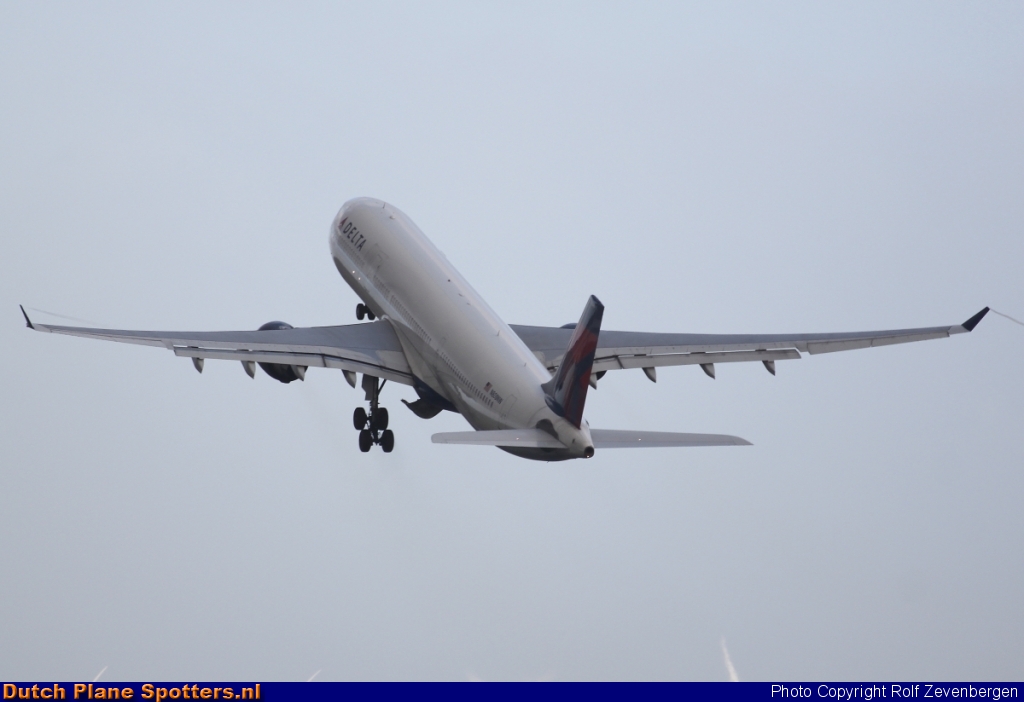 N808NW Airbus A330-300 Delta Airlines by Rolf Zevenbergen
