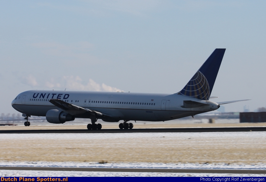 N656UA Boeing 767-300 United Airlines by Rolf Zevenbergen