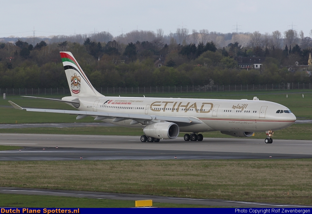 A6-AFE Airbus A330-300 Etihad by Rolf Zevenbergen