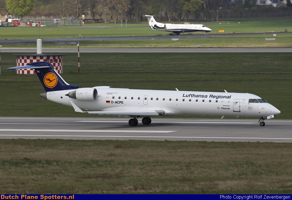 D-ACPE Bombardier Canadair CRJ700 CityLine (Lufthansa Regional) by Rolf Zevenbergen