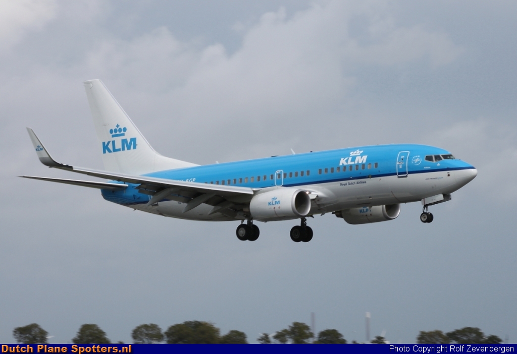 PH-BGP Boeing 737-700 KLM Royal Dutch Airlines by Rolf Zevenbergen