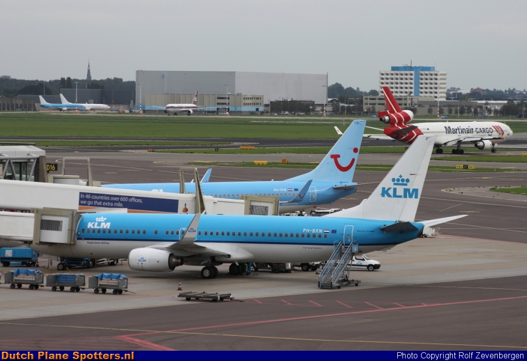 PH-BXN Boeing 737-800 KLM Royal Dutch Airlines by Rolf Zevenbergen