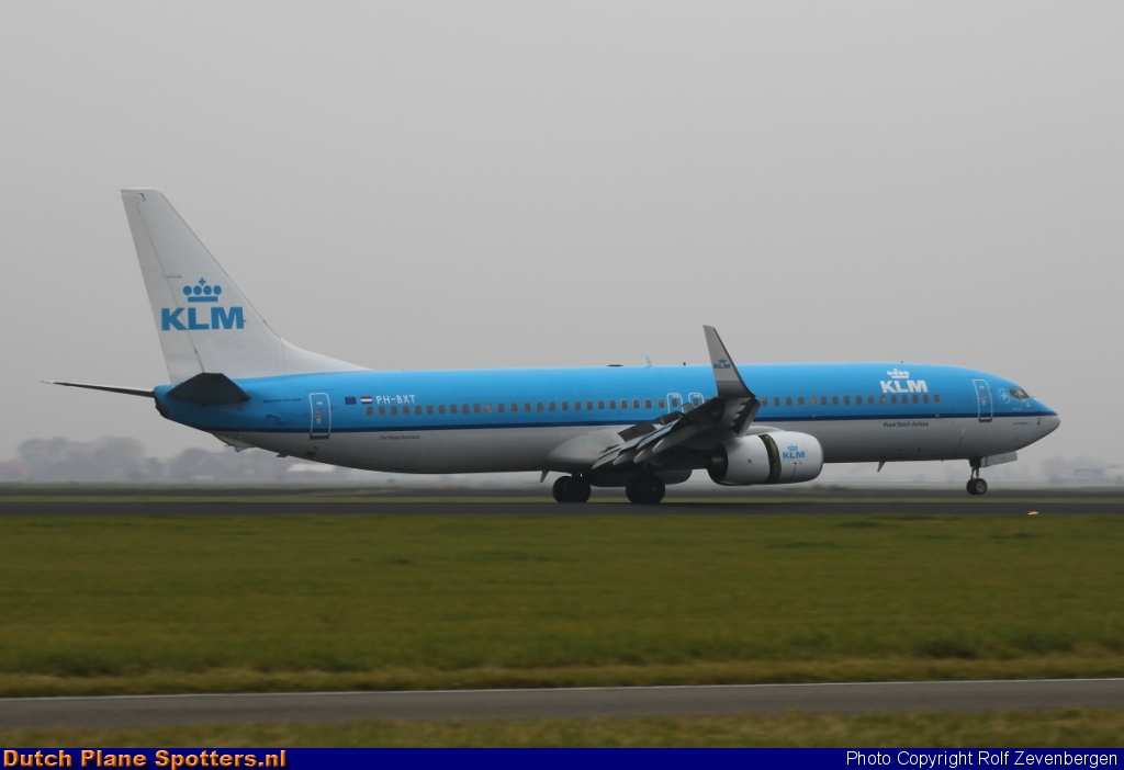 PH-BXT Boeing 737-900 KLM Royal Dutch Airlines by Rolf Zevenbergen