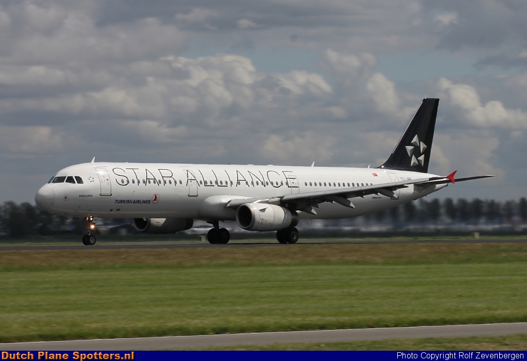 TC-JRB Airbus A321 Turkish Airlines by Rolf Zevenbergen