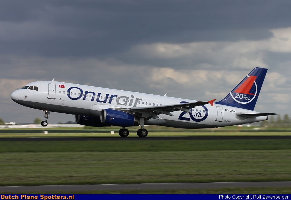 TC-OBN Airbus A320 Onur Air by Rolf Zevenbergen
