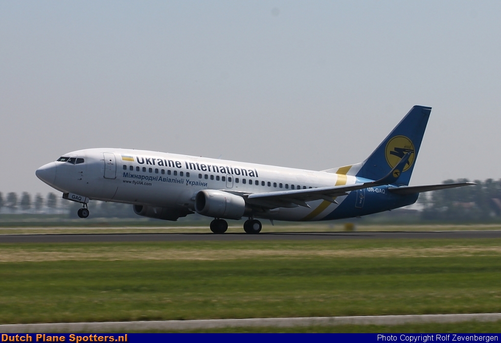 UR-GAQ Boeing 737-300 Ukraine International Airlines by Rolf Zevenbergen