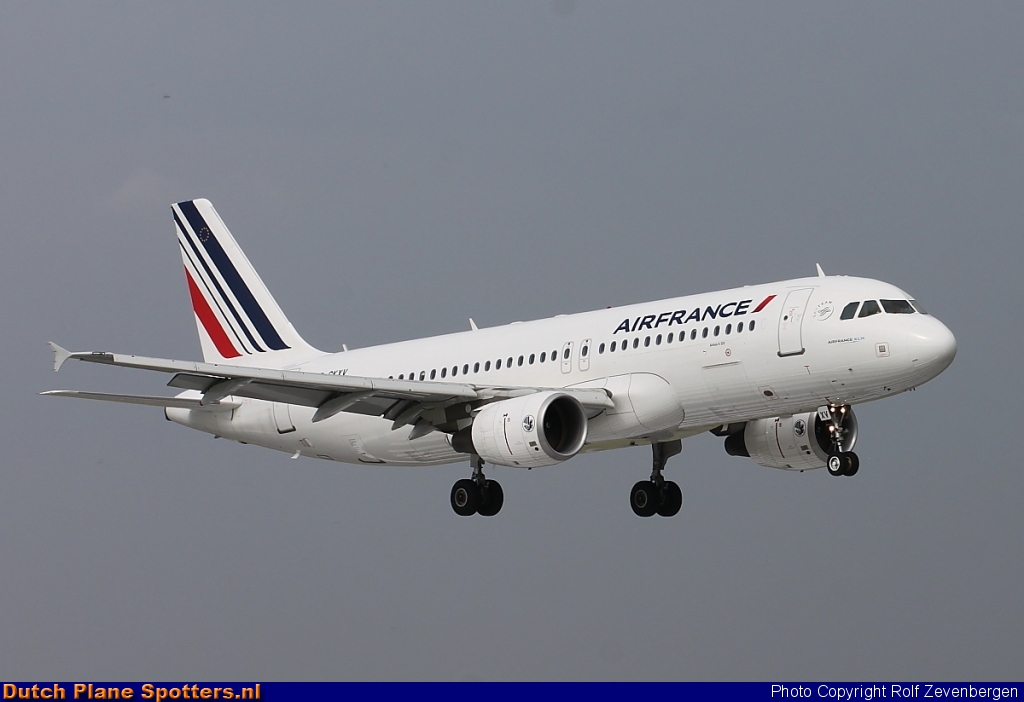 F-GKXV Airbus A320 Air France by Rolf Zevenbergen