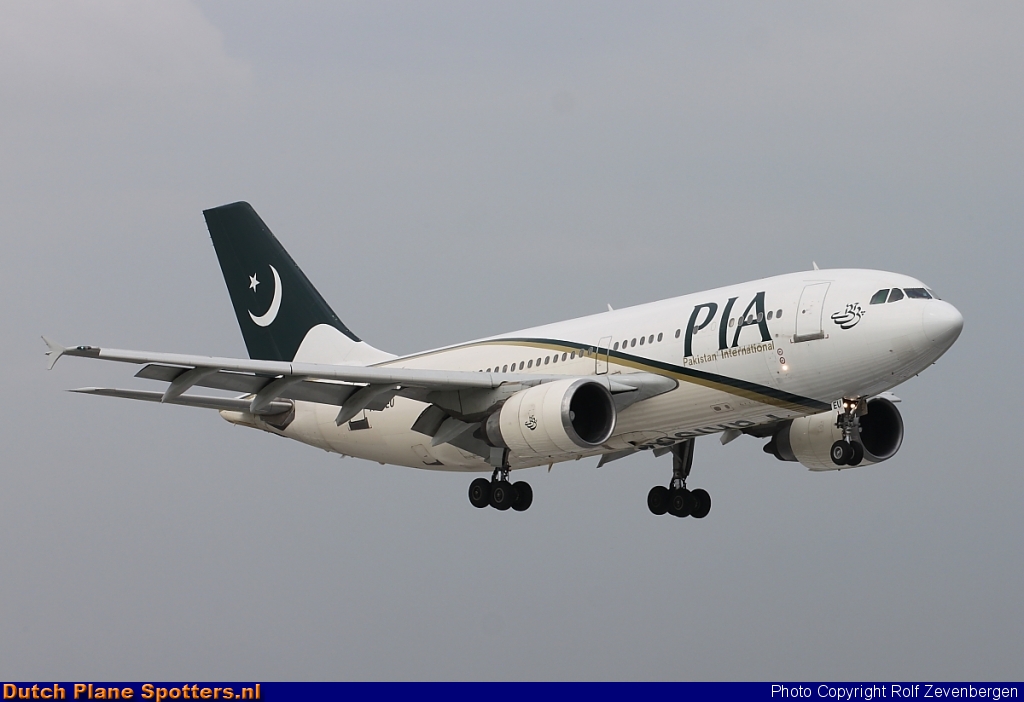 AP-BEU Airbus A310 PIA Pakistan International Airlines by Rolf Zevenbergen