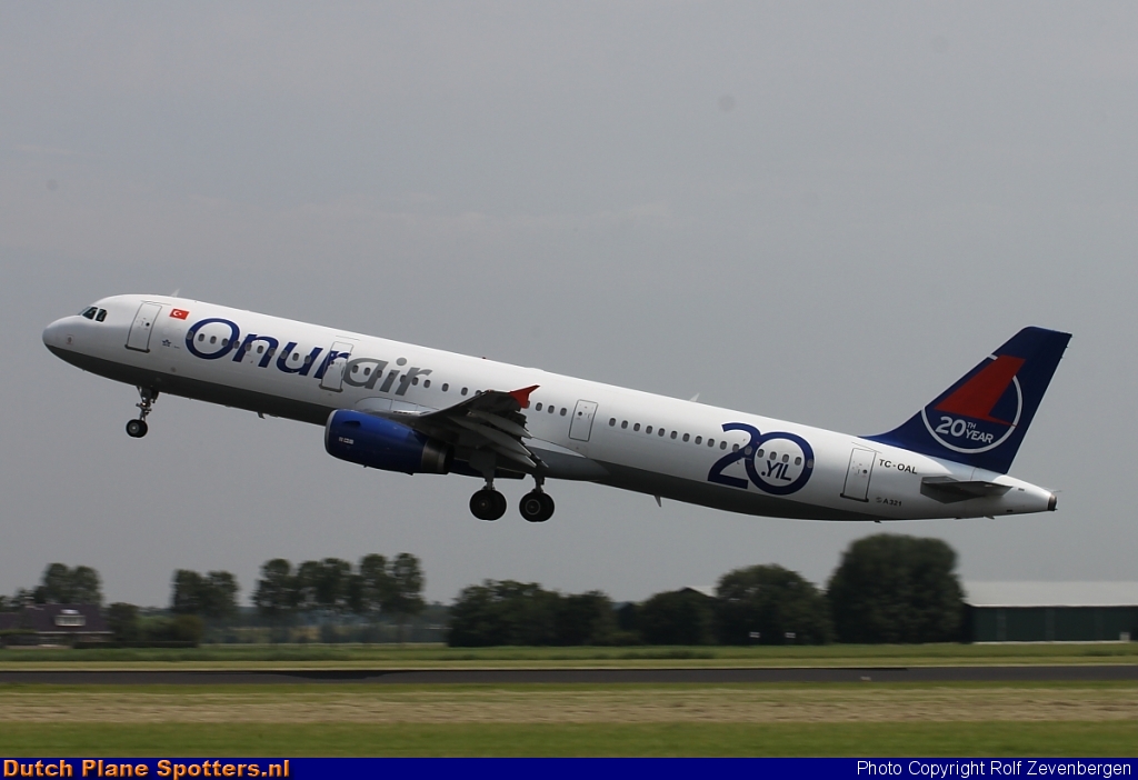 TC-OAL Airbus A321 Onur Air by Rolf Zevenbergen