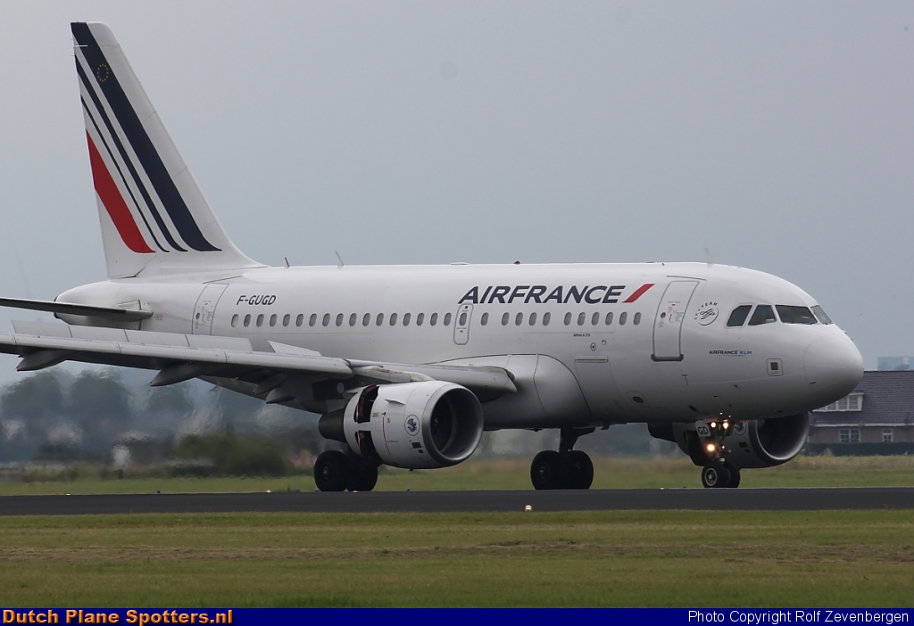 F-GUGD Airbus A318 Air France by Rolf Zevenbergen