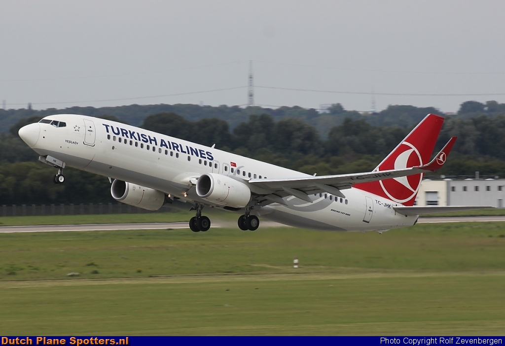 TC-JHK Boeing 737-800 Turkish Airlines by Rolf Zevenbergen