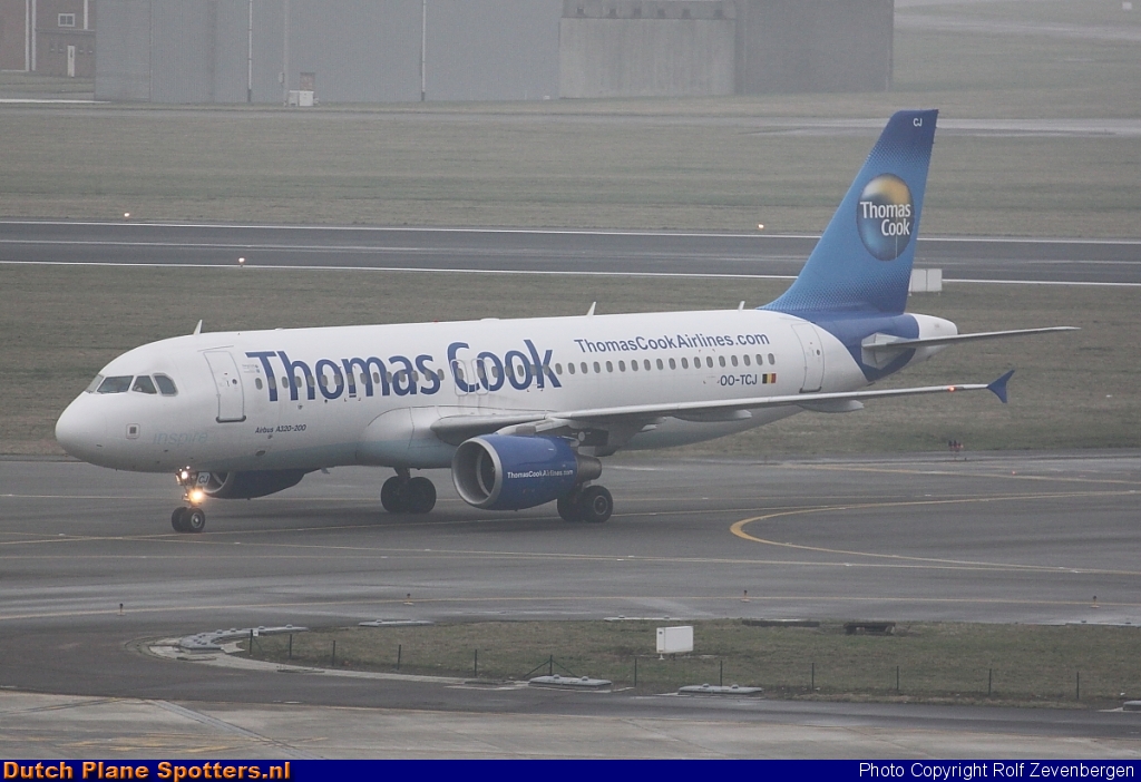 OO-TCJ Airbus A320 Thomas Cook by Rolf Zevenbergen