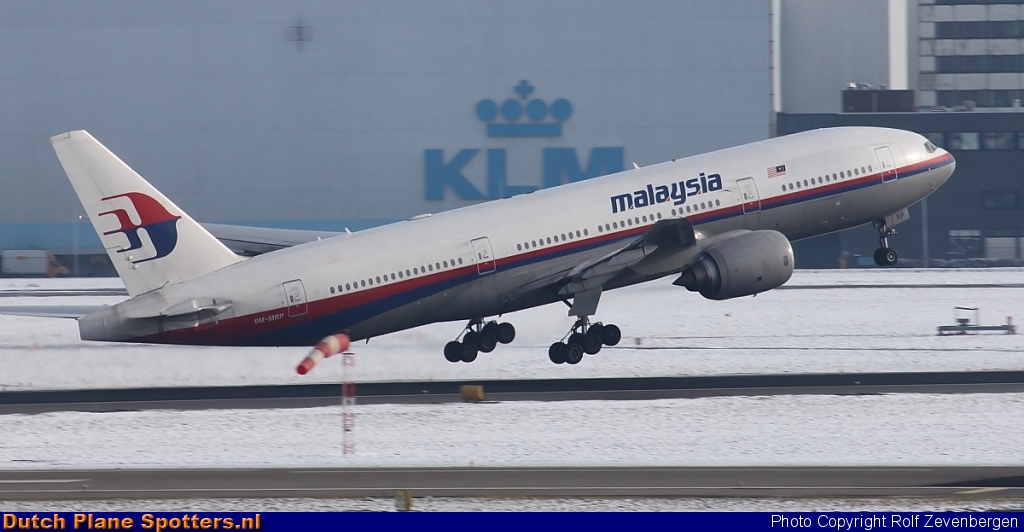 9M-MRP Boeing 777-200 Malaysia Airlines by Rolf Zevenbergen