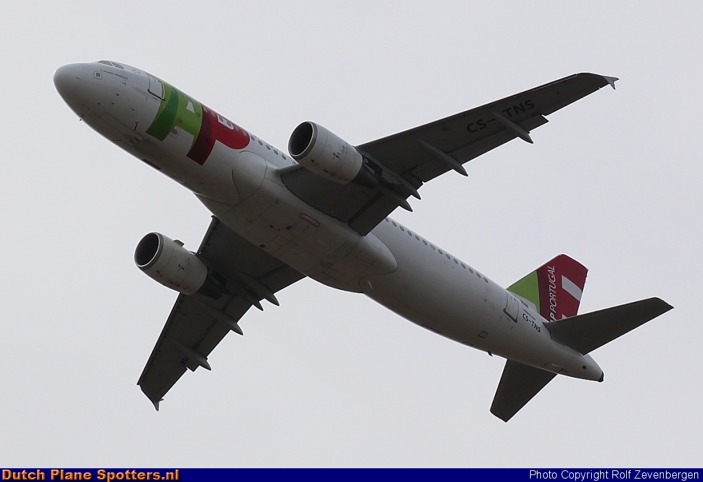 CS-TNS Airbus A320 TAP Air Portugal by Rolf Zevenbergen