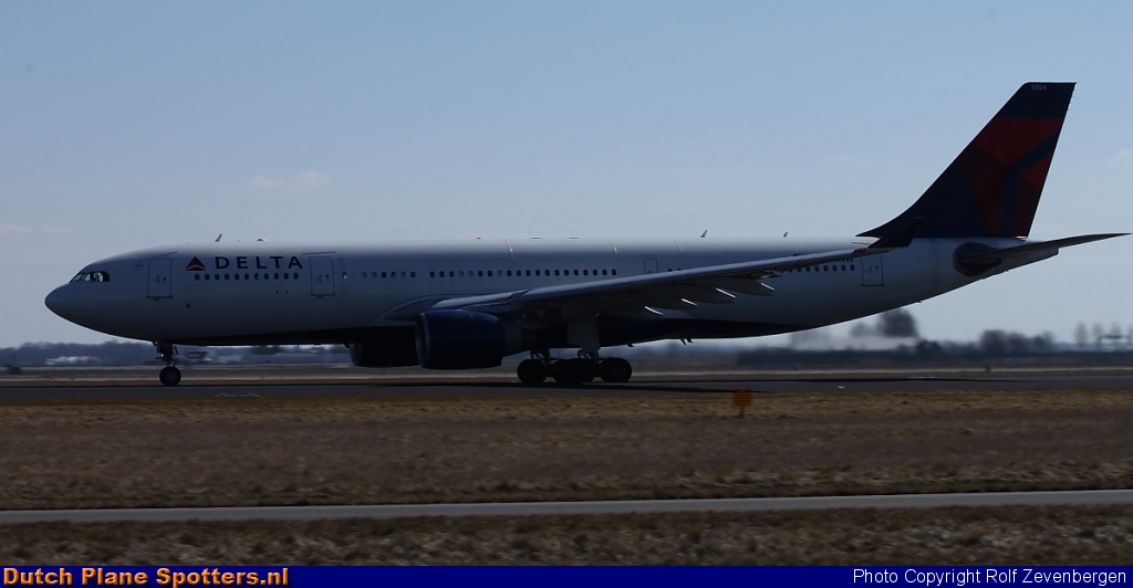 N854NW Airbus A330-200 Delta Airlines by Rolf Zevenbergen