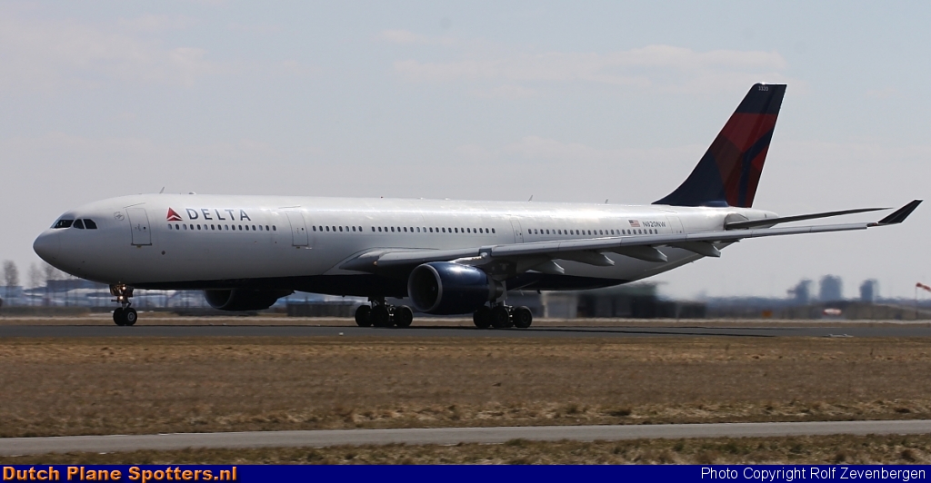 N820NW Airbus A330-300 Delta Airlines by Rolf Zevenbergen