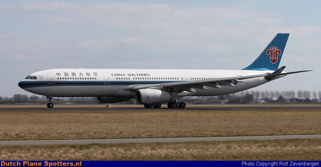 B-6098 Airbus A330-300 China Southern by Rolf Zevenbergen