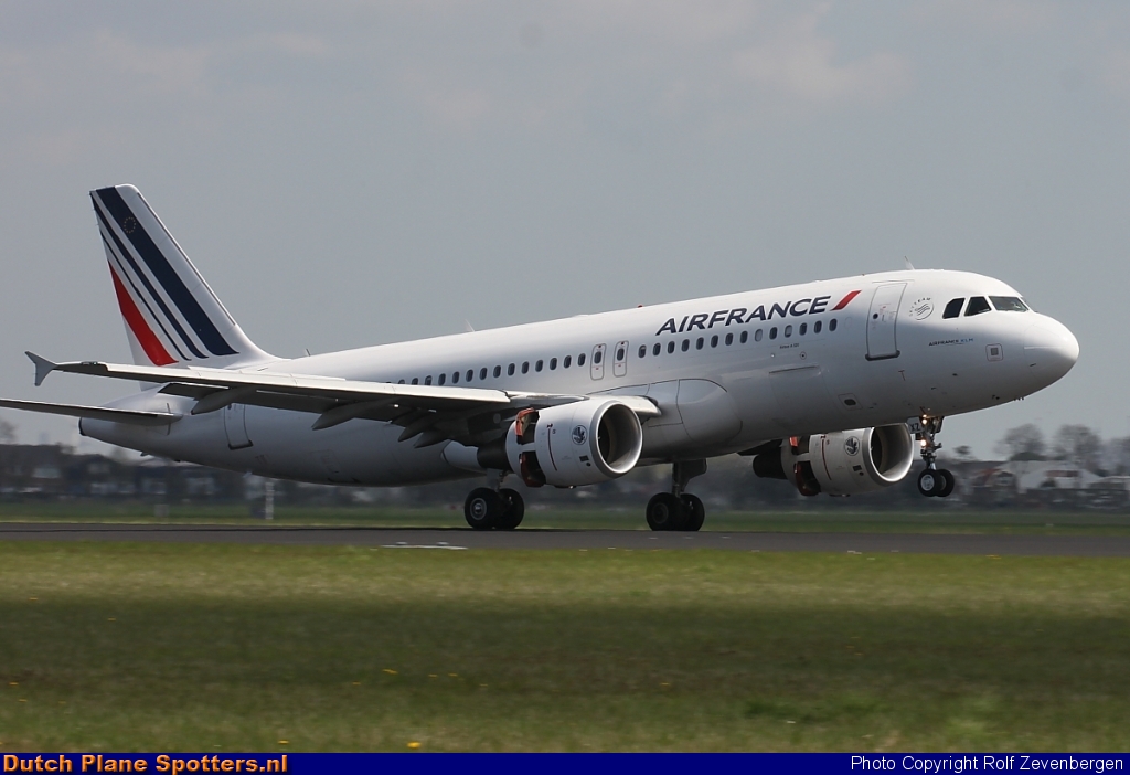 F-GKXZ Airbus A320 Air France by Rolf Zevenbergen