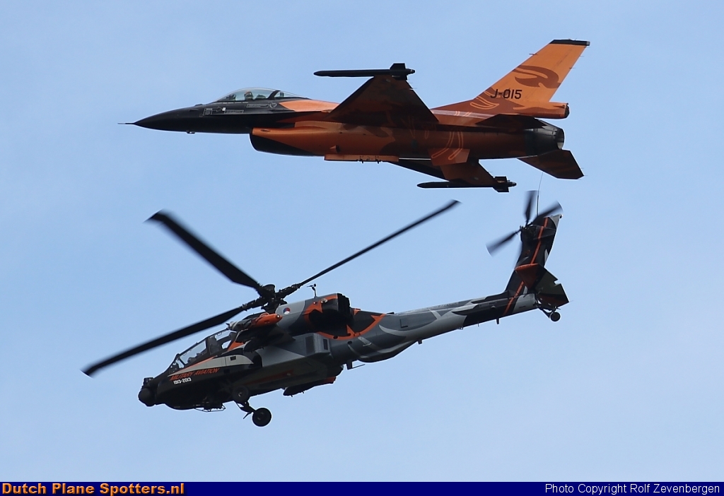 Q-17 Boeing AH-64 Apache MIL - Dutch Royal Air Force by Rolf Zevenbergen