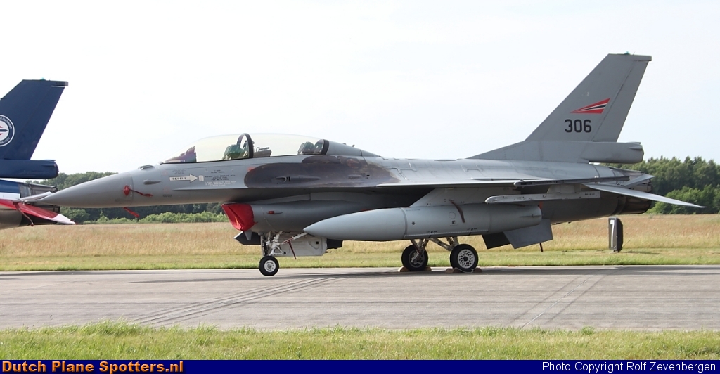 306 General Dynamics F-16 Fighting Falcon MIL - Norway Royal Air Force by Rolf Zevenbergen