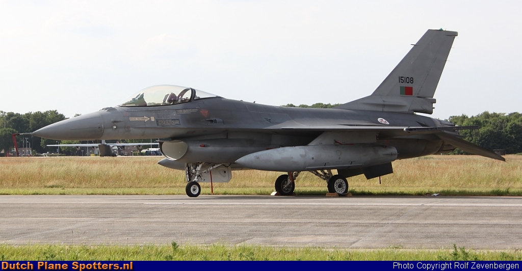 15108 General Dynamics F-16 Fighting Falcon MIL - Portuguese Air Force by Rolf Zevenbergen