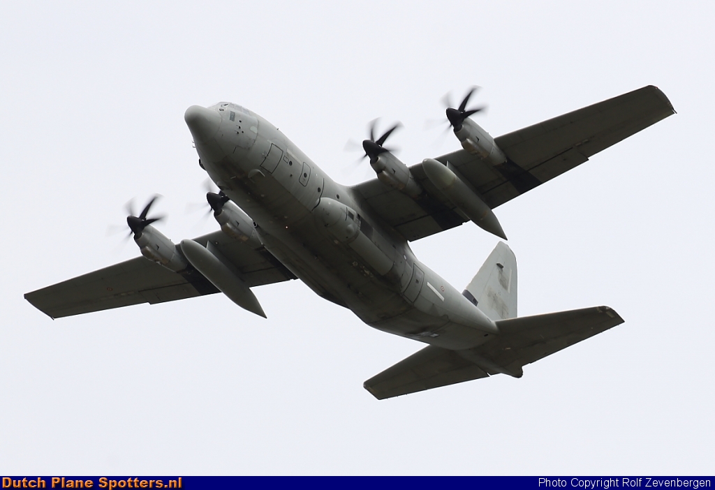 MM62186 Lockheed C-130 Hercules MIL - Italian Air Force by Rolf Zevenbergen