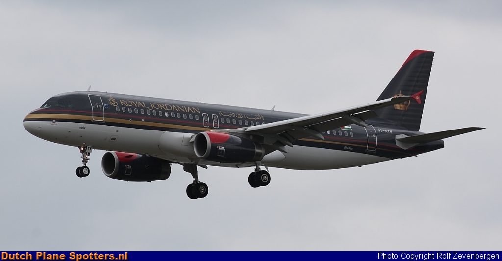 JY-AYW Airbus A320 Royal Jordanian Airlines by Rolf Zevenbergen