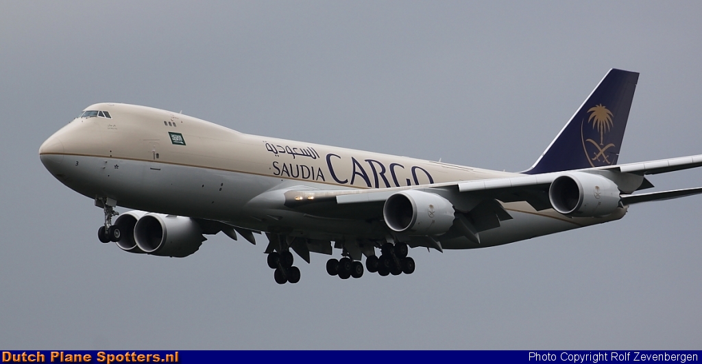 HZ-AI3 Boeing 747-8 Saudi Arabian Cargo by Rolf Zevenbergen