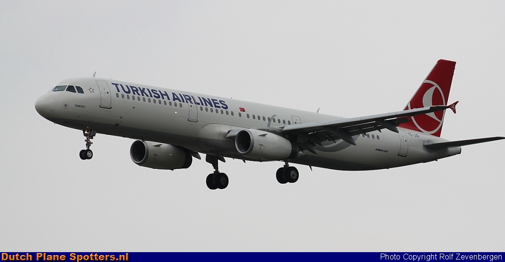 TC-JSI Airbus A321 Turkish Airlines by Rolf Zevenbergen