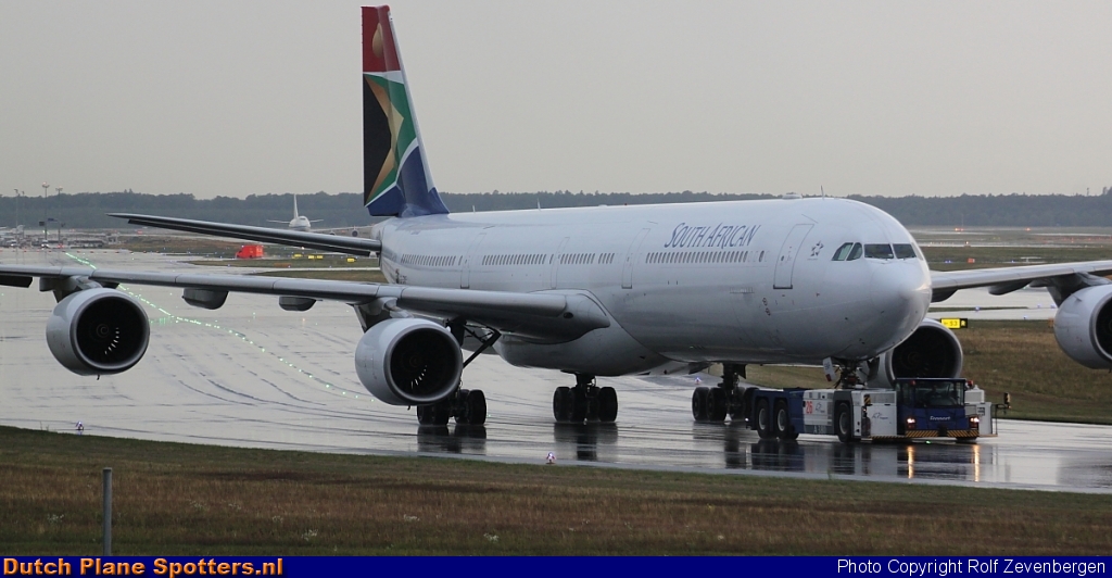 ZS-SNF Airbus A340-600 South African Airlines by Rolf Zevenbergen