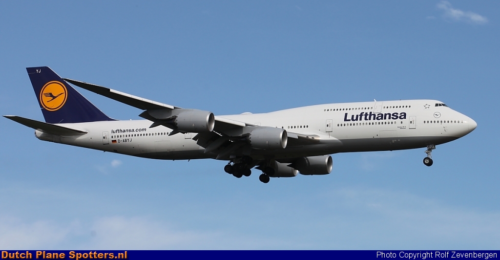 D-ABYJ Boeing 747-8 Lufthansa by Rolf Zevenbergen