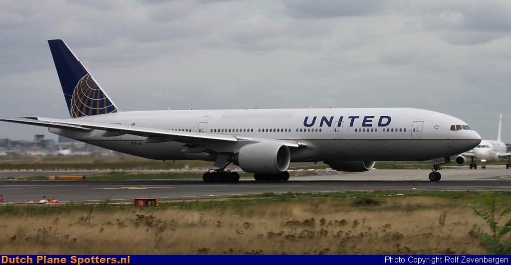 N776UA Boeing 777-200 United Airlines by Rolf Zevenbergen