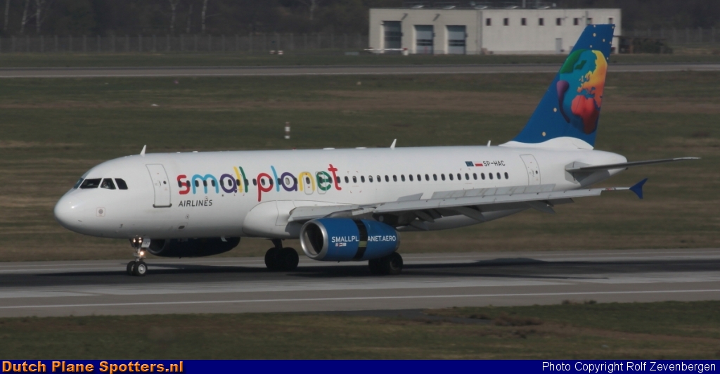 SP-HAC Airbus A320 Small Planet Airlines by Rolf Zevenbergen