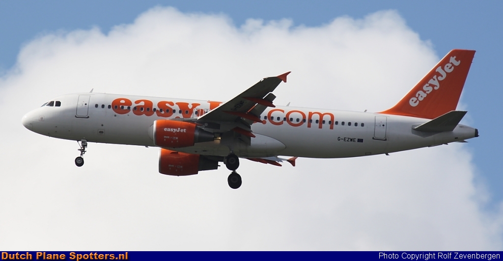 G-EZWE Airbus A320 easyJet by Rolf Zevenbergen
