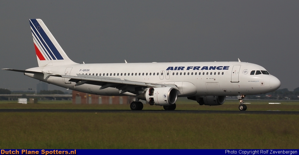 F-GKXH Airbus A320 Air France by Rolf Zevenbergen