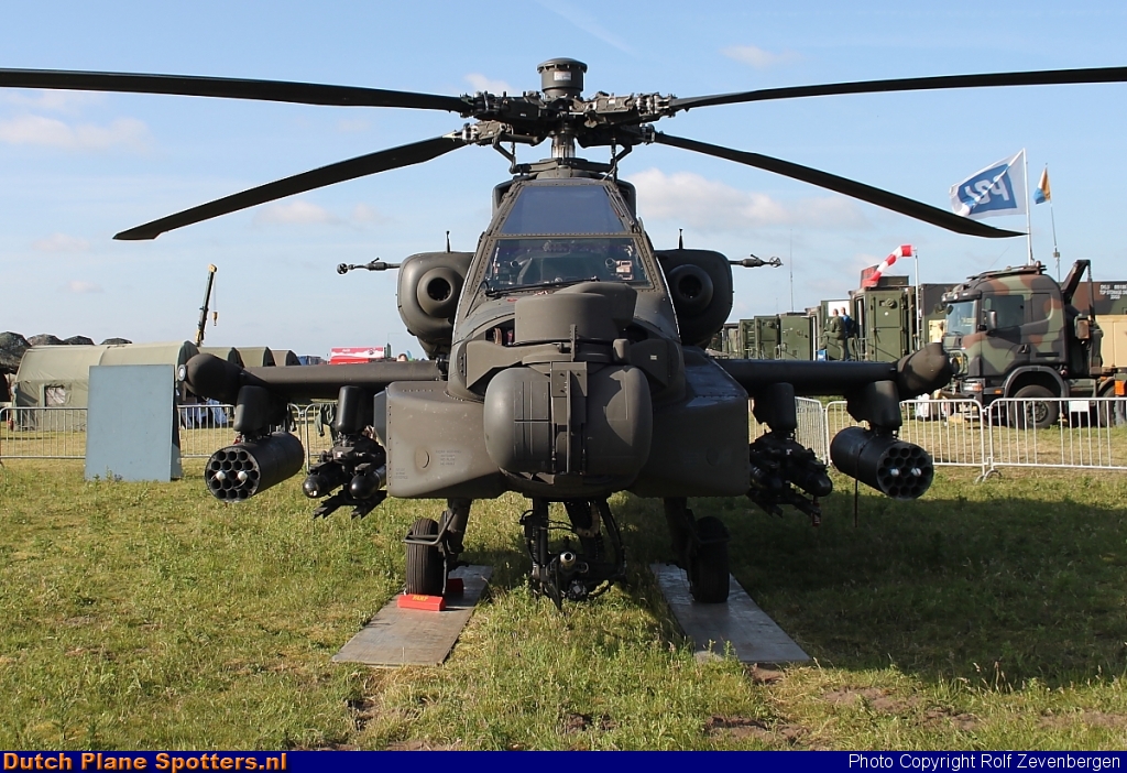 Q-26 Boeing AH-64 Apache MIL - Dutch Royal Air Force by Rolf Zevenbergen