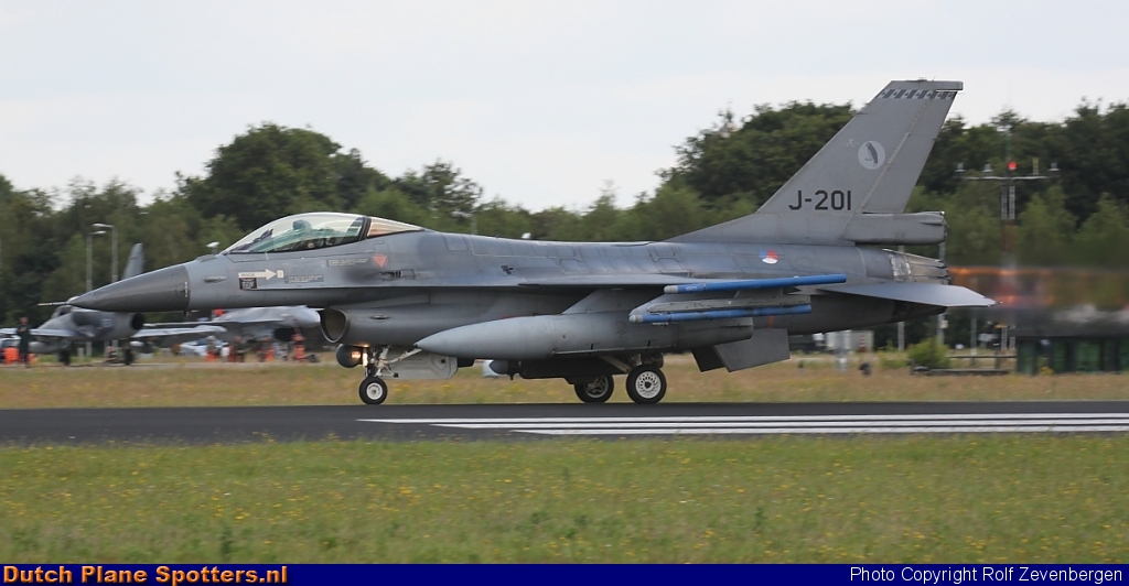 J-201 General Dynamics F-16 Fighting Falcon MIL - Dutch Royal Air Force by Rolf Zevenbergen