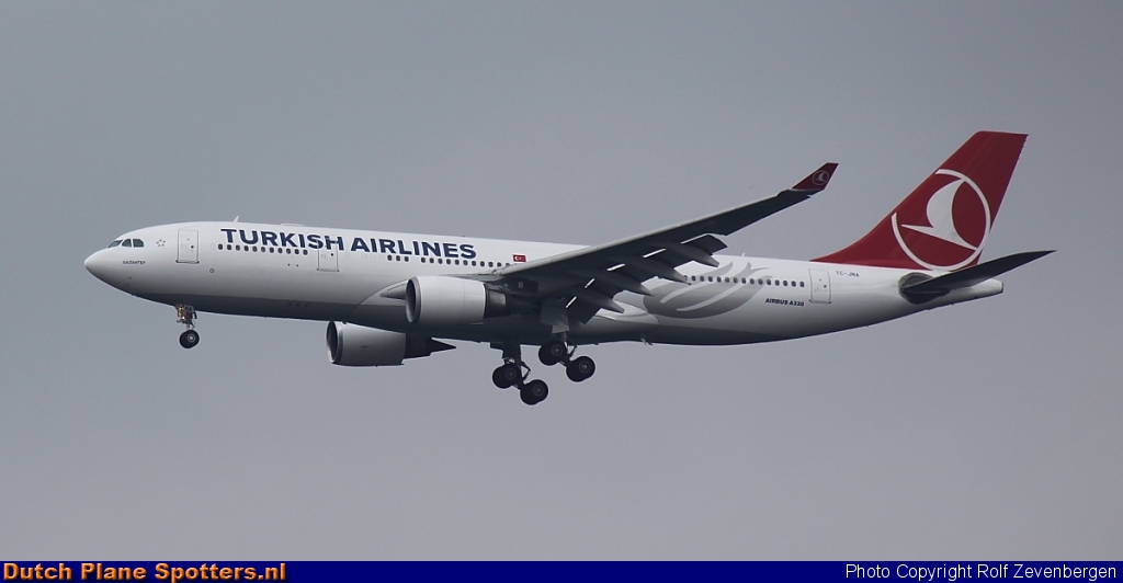 TC-JNA Airbus A330-200 Turkish Airlines by Rolf Zevenbergen