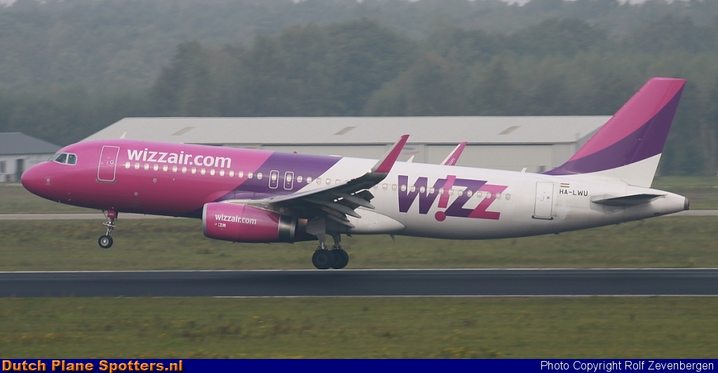 HA-LWU Airbus A320 Wizz Air by Rolf Zevenbergen