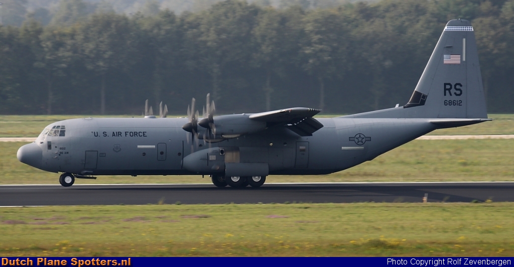 06-8612 Lockheed C-130 Hercules MIL - US Air Force by Rolf Zevenbergen