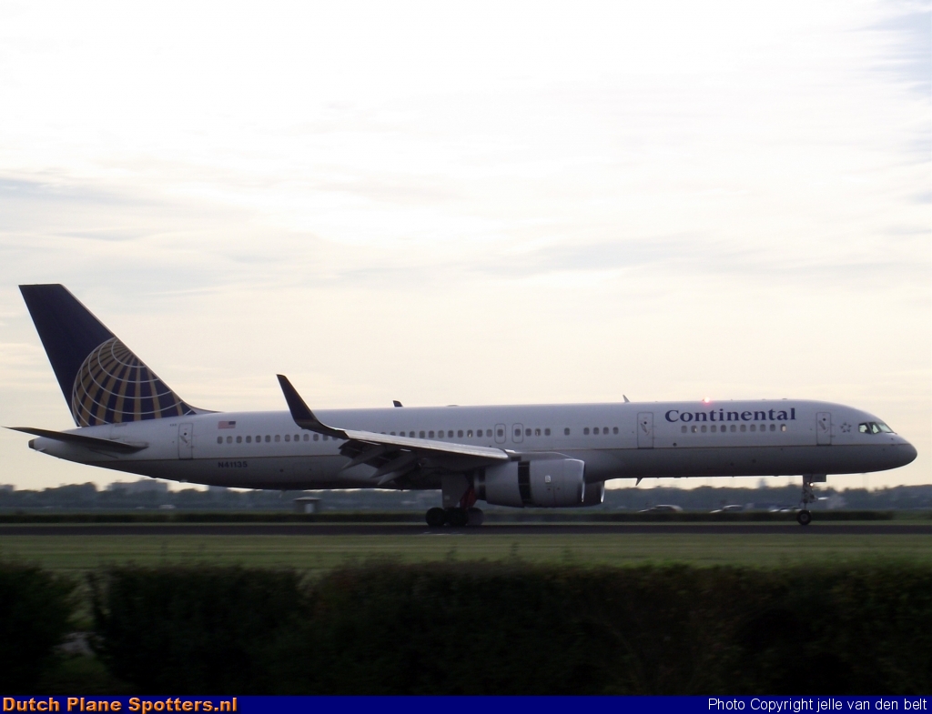 N41135 Boeing 757-200 United Airlines by Jelle van den Belt