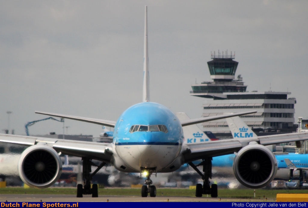 PH-BQA Boeing 777-200 KLM Royal Dutch Airlines by Jelle van den Belt