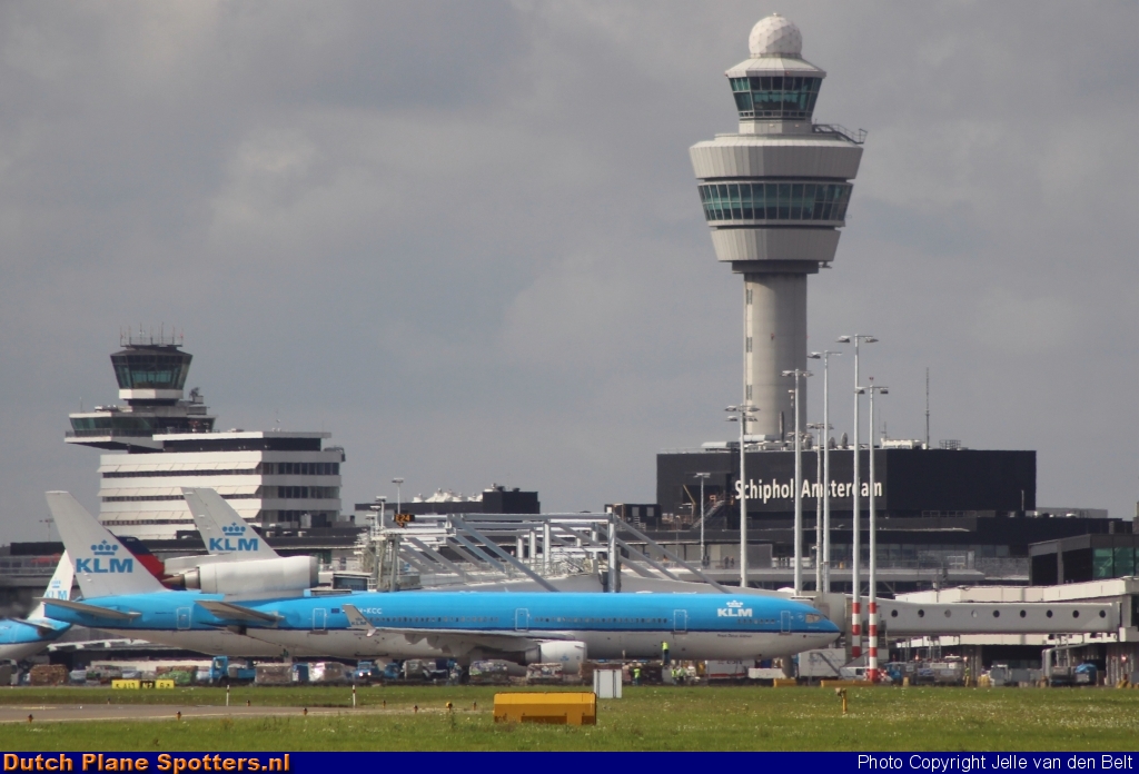 EHAM Airport Airport Overview by Jelle van den Belt