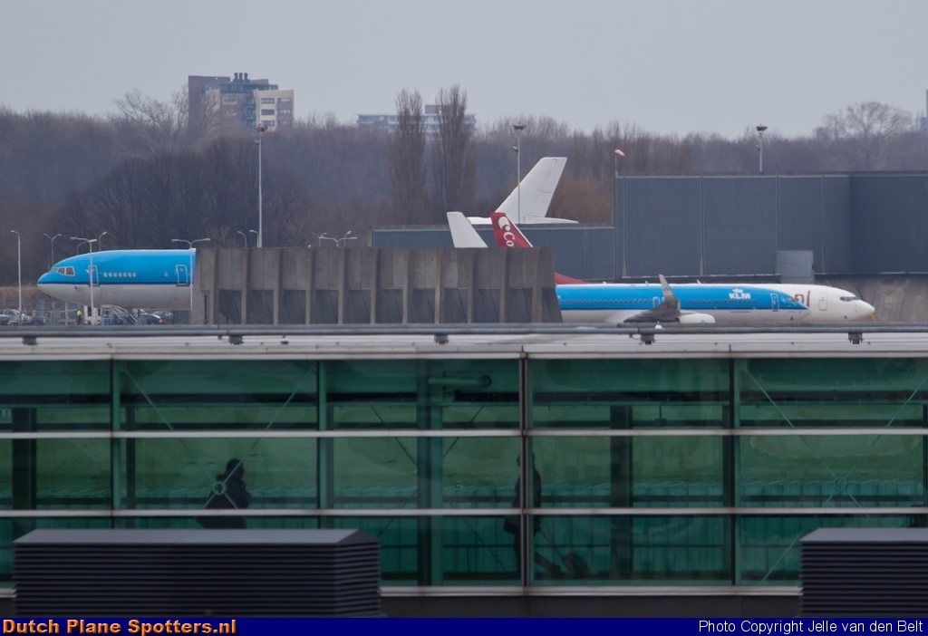 PH-KCG McDonnell Douglas MD-11 KLM Royal Dutch Airlines by Jelle van den Belt