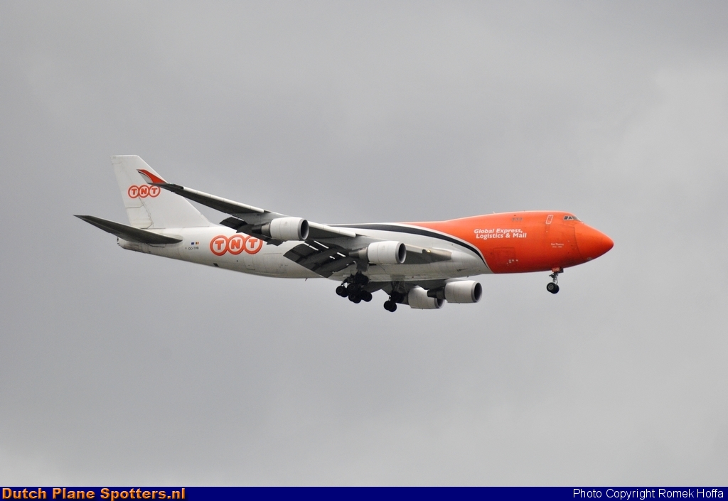 OO-THB Boeing 747-400 TNT Airways by Romek Hoffa