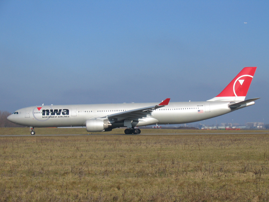 N802NW Airbus A330-300 Northwest Airlines by joost