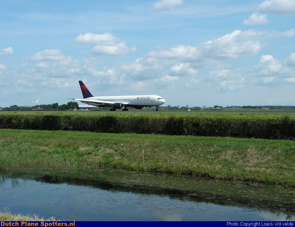  Boeing 767-300 Delta Airlines by Loeck V/d Velde