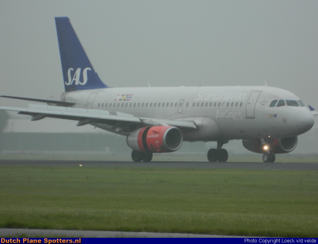  Airbus A319 SAS Scandinavian Airlines by Loeck V/d Velde