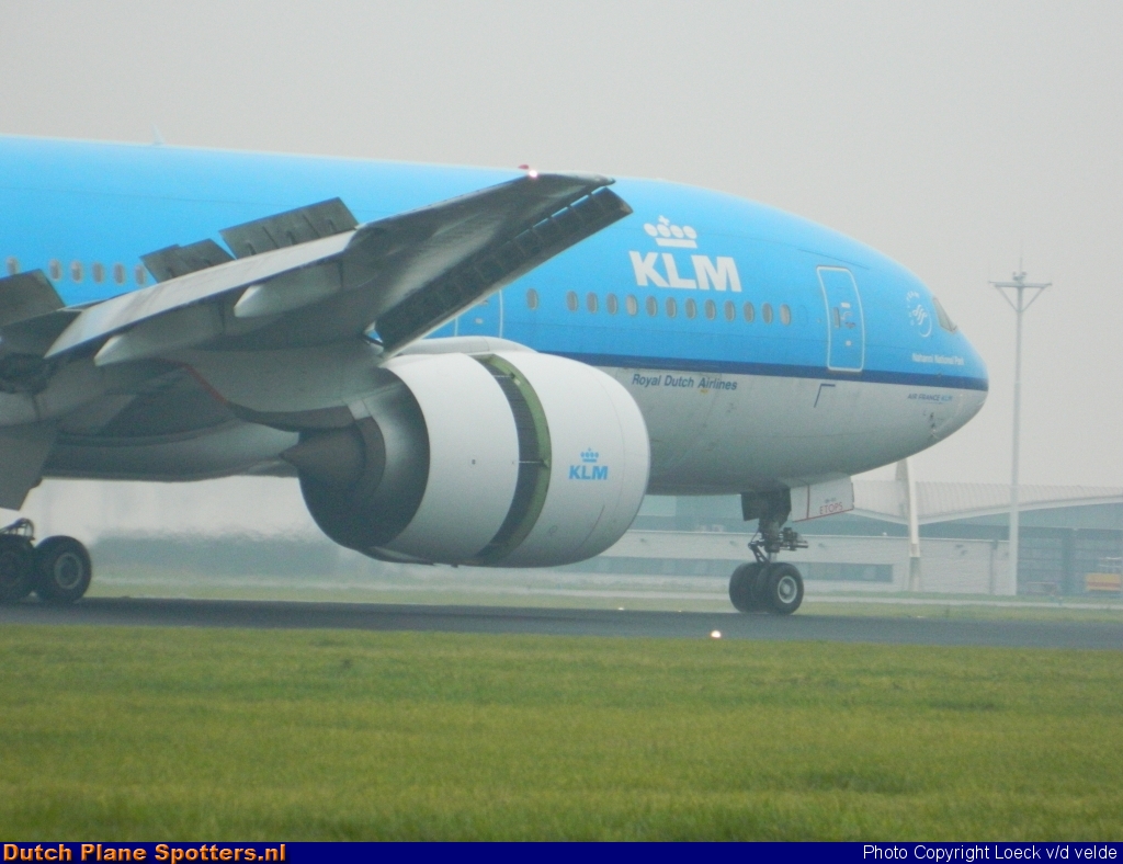 PH-BQN Boeing 777-200 KLM Royal Dutch Airlines by Loeck V/d Velde